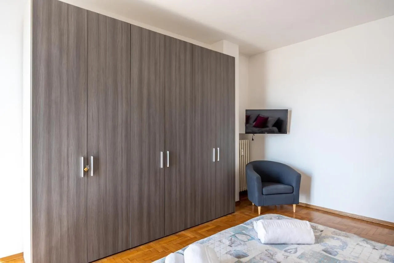 Terrazza Con VistaCasa Con Parcheggio Gratuito Apartment Milan