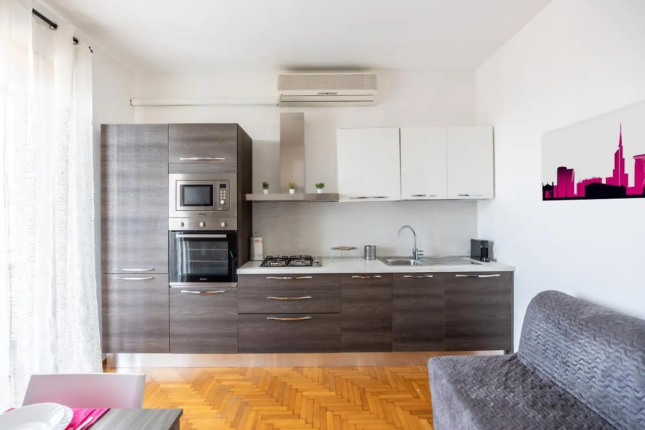 Terrazza Con VistaCasa Con Parcheggio Gratuito Apartment Milan